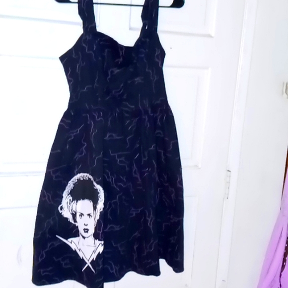 The Monsters dress - Picture 2 of 8